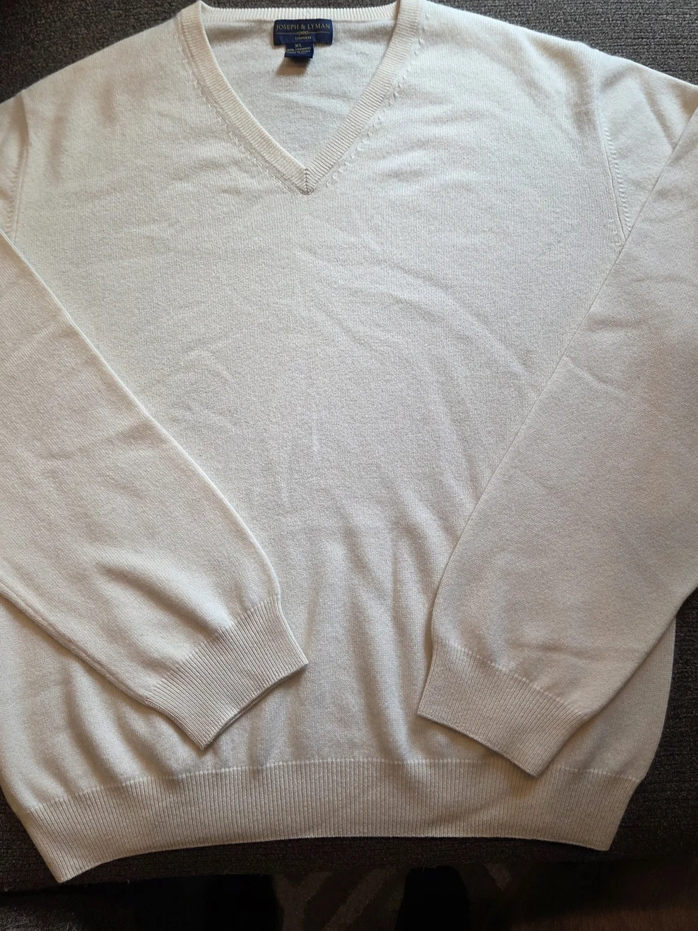 Men’s Cream V-Neck Cashmere Sweater